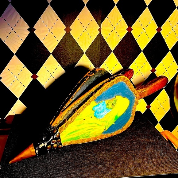 Vintage Bellows Hand-Carved & Painted Fisherman – Nautical Decor - Picture 4 of 9